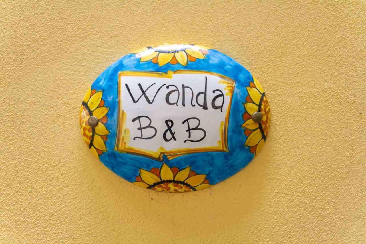 نابولي Wanda Bed&Breakfast المظهر الخارجي الصورة